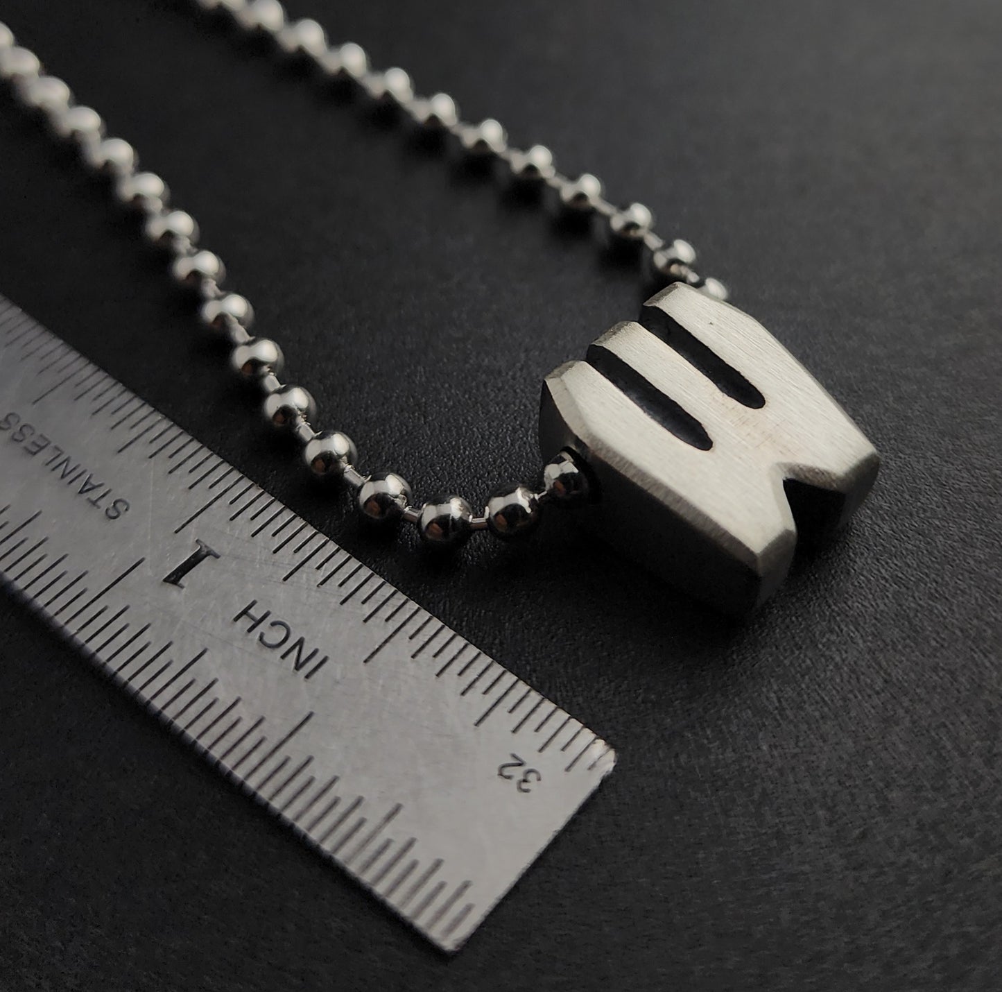 W (silver)