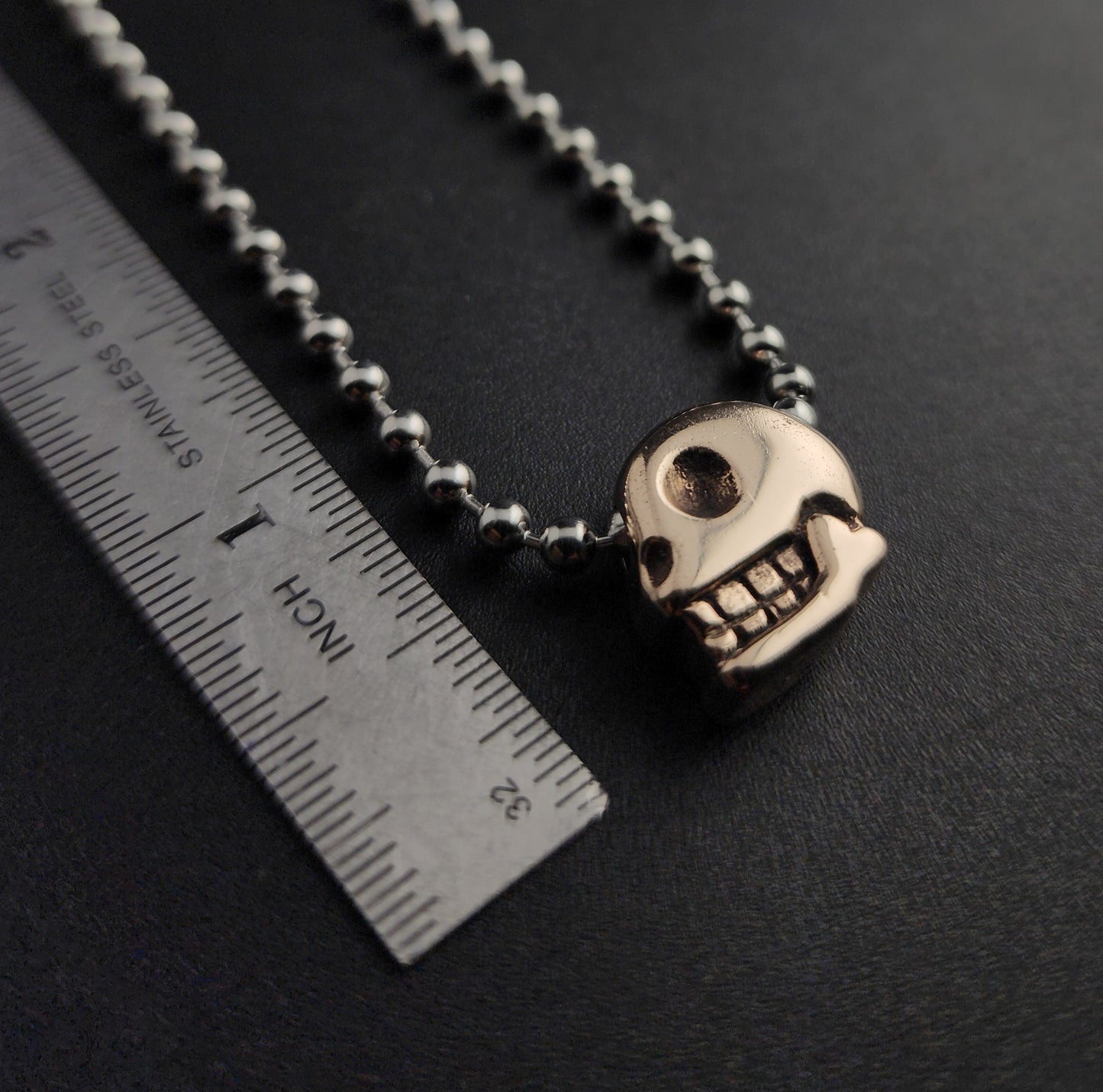 Calavera (left)
