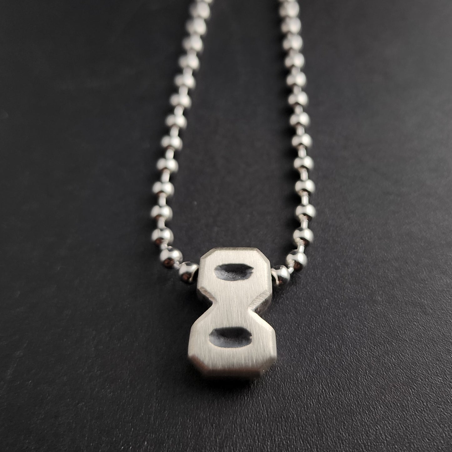 8 (silver)