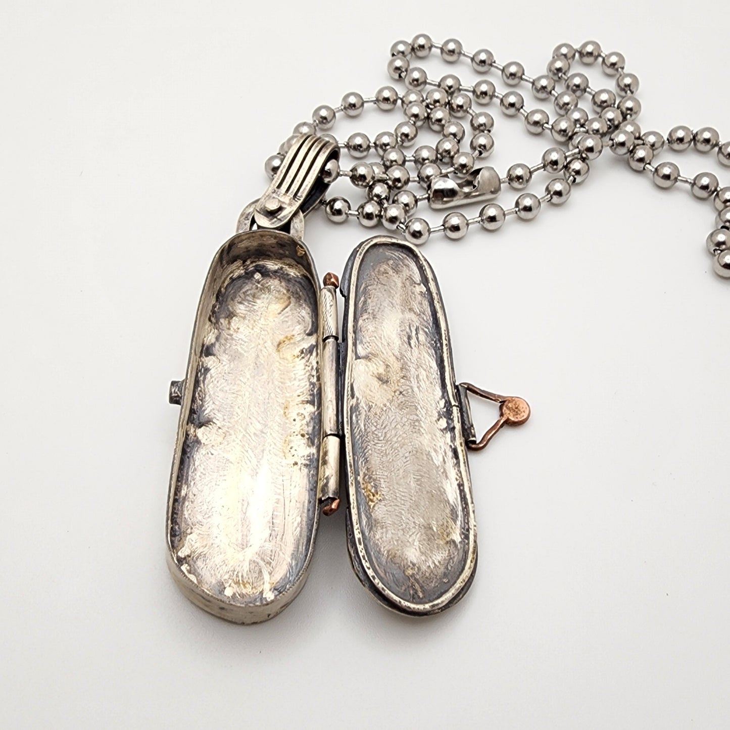 Neoancient Maiz Locket